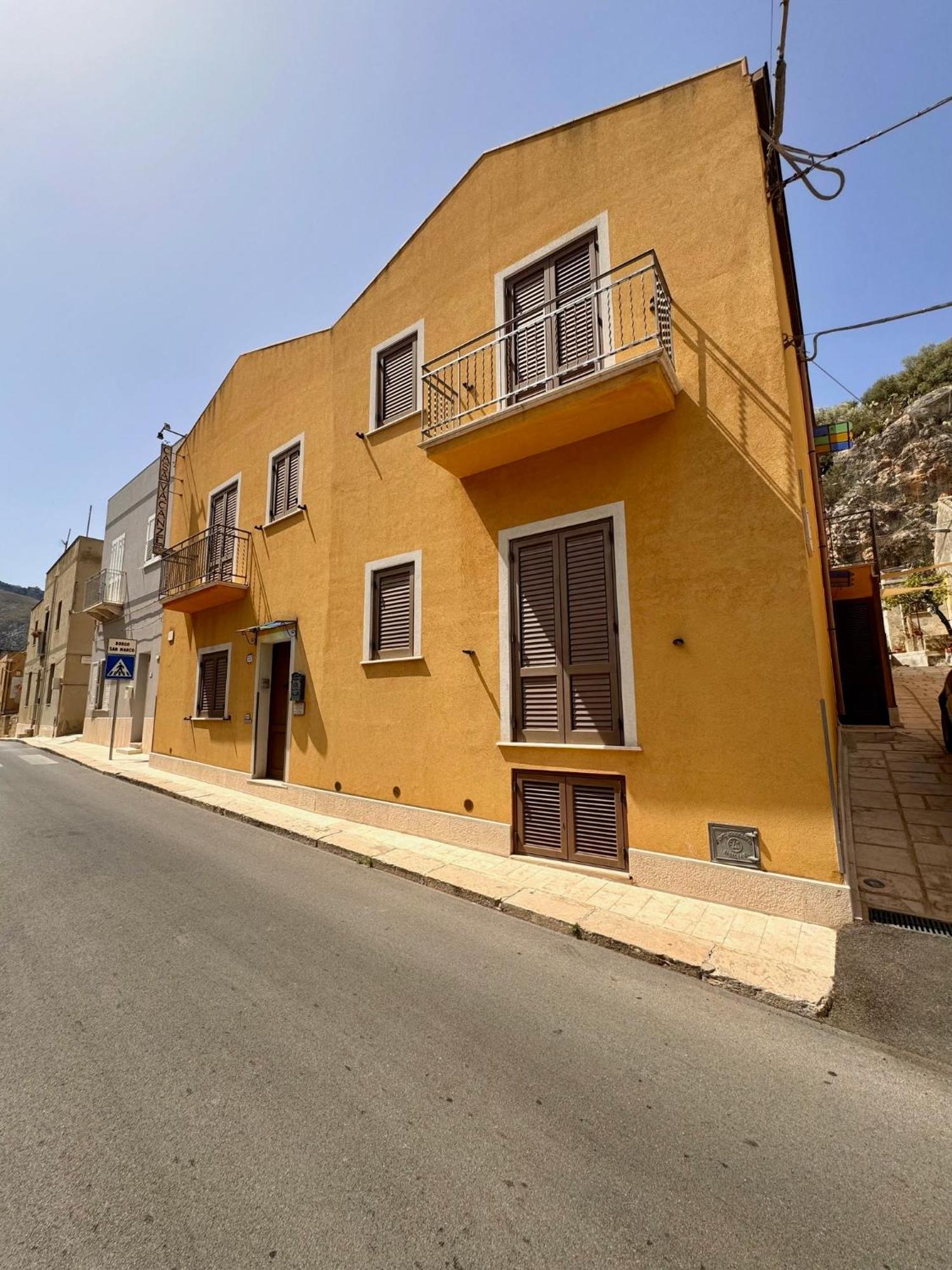 Casa Vacanze S. Marco Valderice Exterior photo